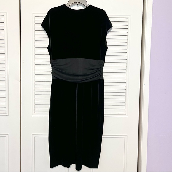Alfani women plus size black midi velvet dress - Picture 3 of 5